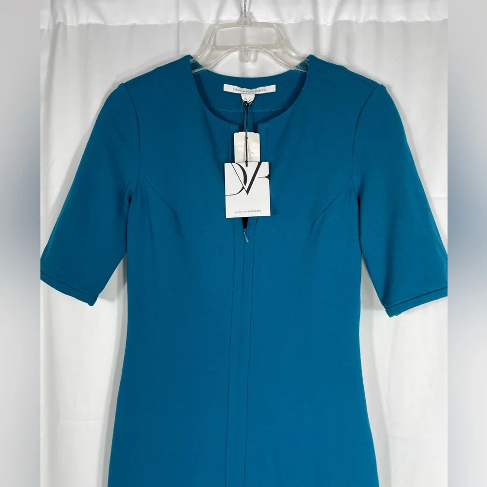 Diane Von Furstenberg Saturn Teal Short Sleeve Sheath Dress.
